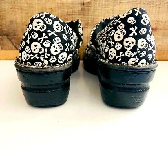 BOC Born Concept Skull Peggy Fabric Comfort Clogs - Picture 6 of 7